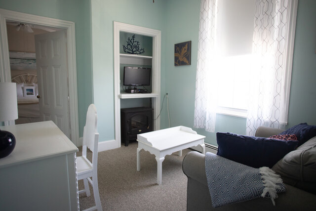 Image 4 for 30) King Suite