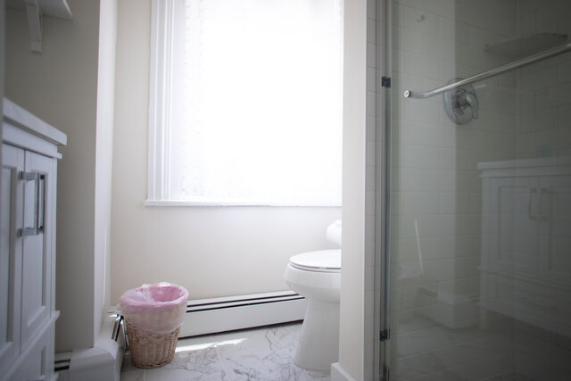 Image 3 for 17) Classic Queen