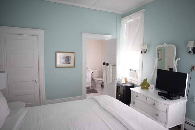 Image 2 for 04) Premium King