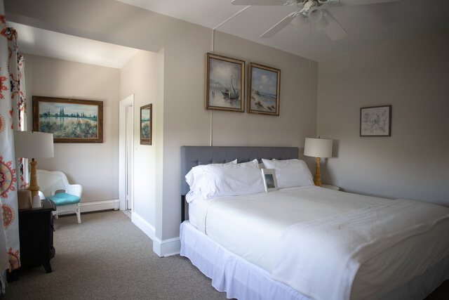 Image 1 for 27) Premium King