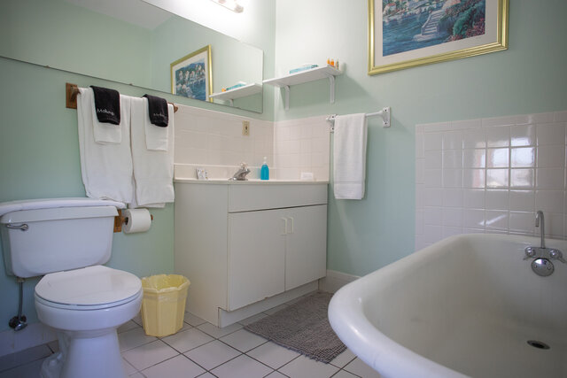 Image 3 for 26) Premium King