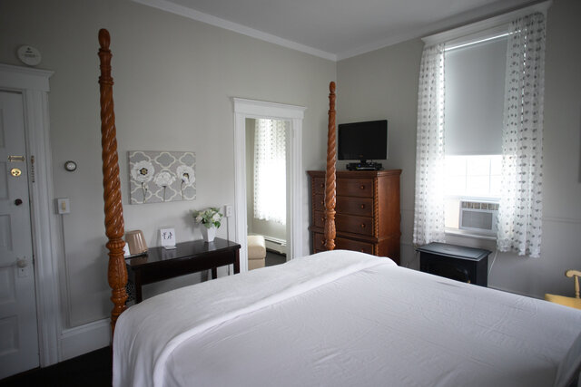 Image 3 for 05) Premium Queen