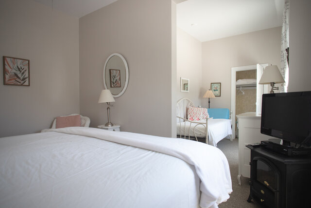 Image 1 for 16) Premium King Deluxe