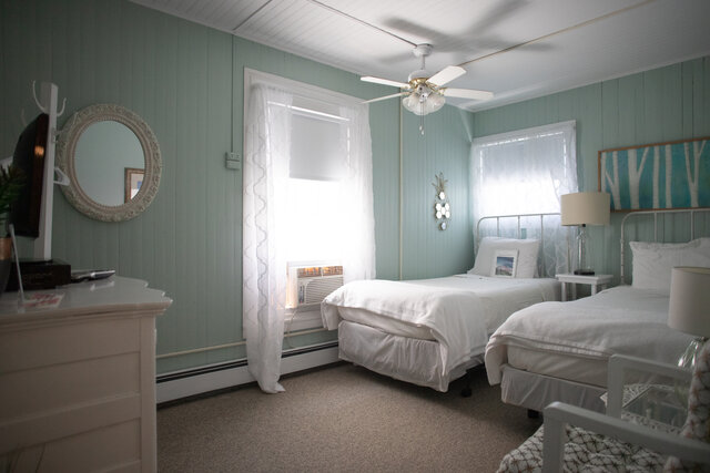 Image 2 for 23) Cozy Twin