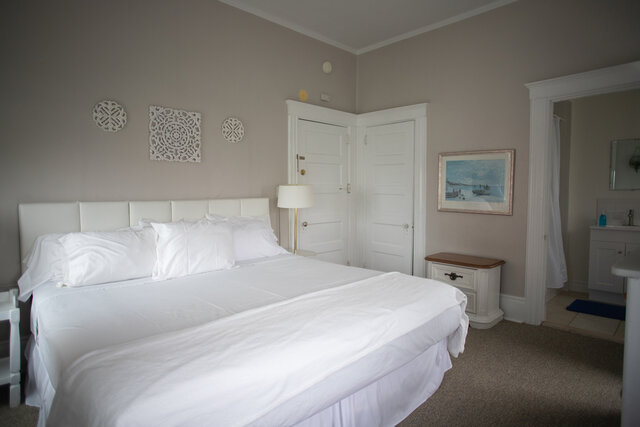 Image 2 for 06) Premium King