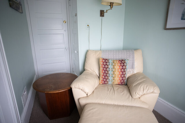 Image 3 for 09) Premium Queen