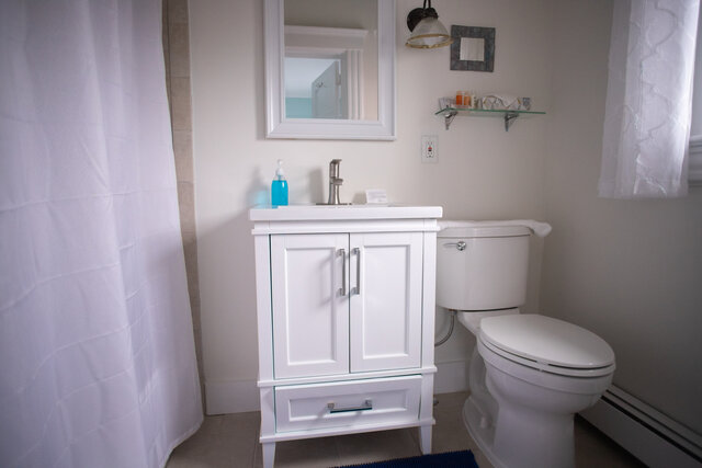 Image 3 for 08) Classic Queen