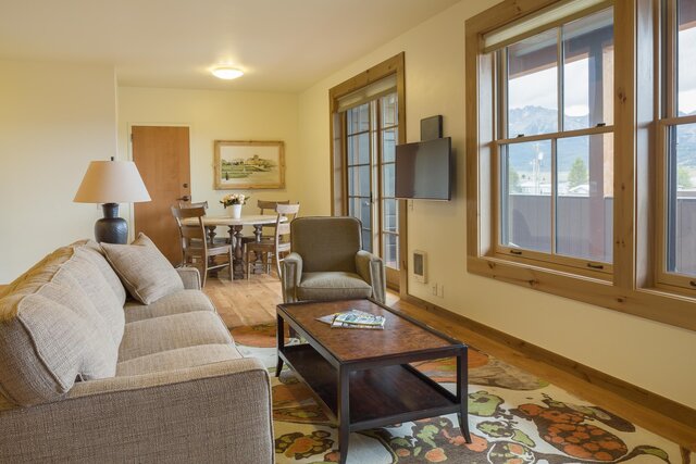 Image 3 for North Building Sawtooth City Suite