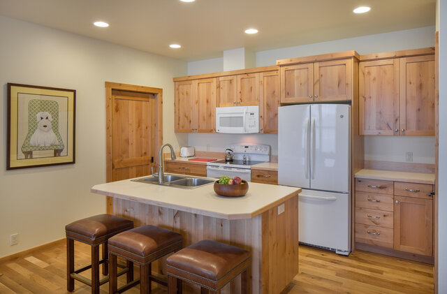 Image 5 for North Building Sawtooth City Suite