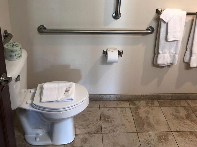 Image 2 for Two Bed Queen ADA Rooms