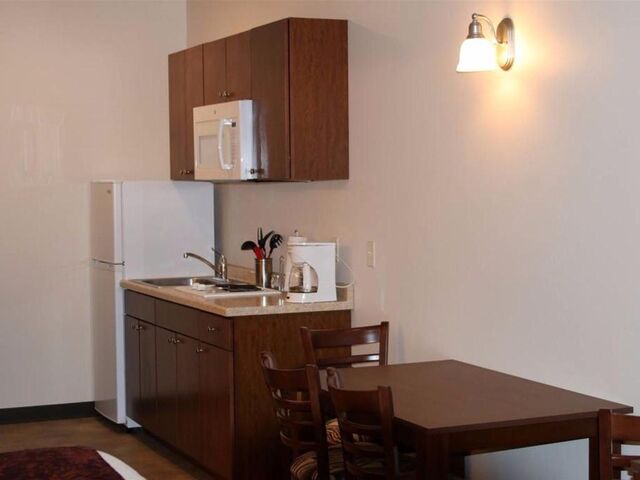 Image 2 for Two Bed Queen Kitchen Suites