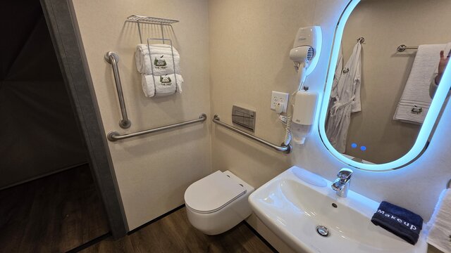 Image 10 for Accessible Deluxe Mountain Views