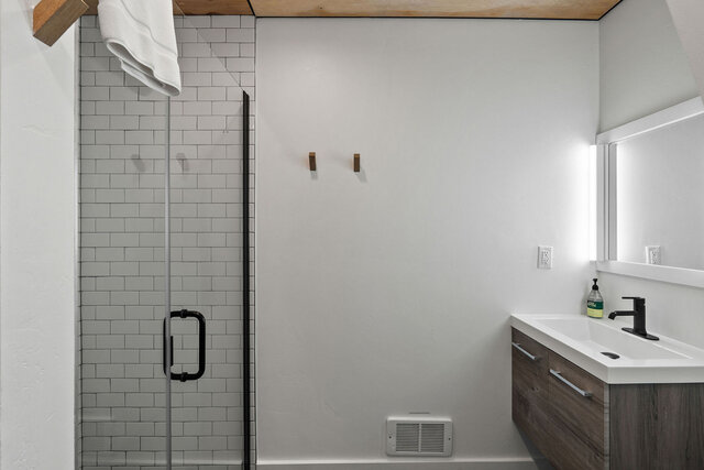 Image 6 for The Two Medicine