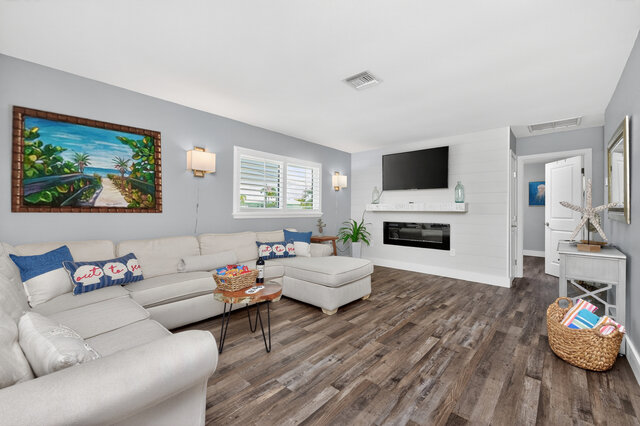 Image 18 for Shark Tooth Shores