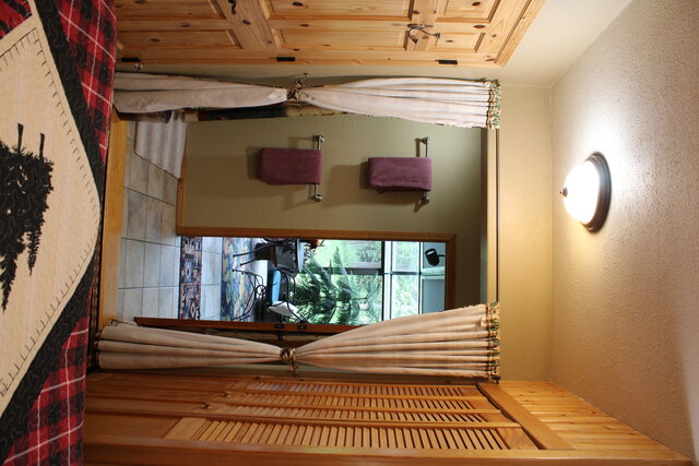 Image 15 for The Camas Room