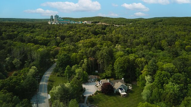 Image 15 for Cadillac Room