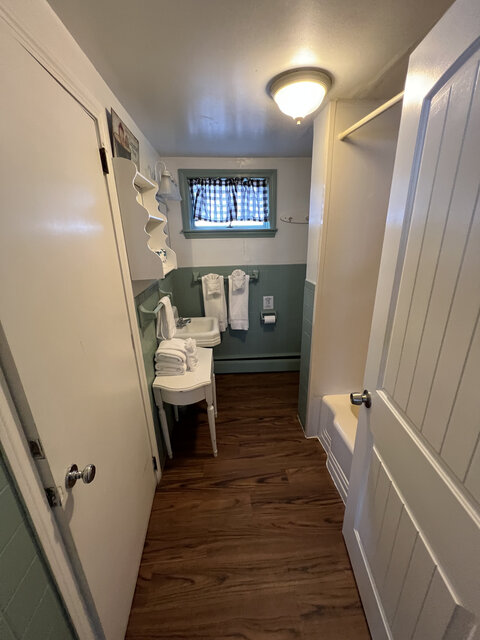 Image 7 for Suite #4