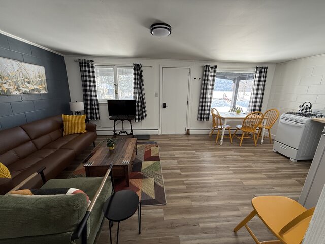 Image 10 for Suite #2