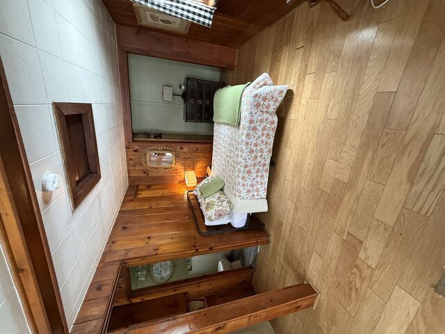 Image 2 for Cabin # 6