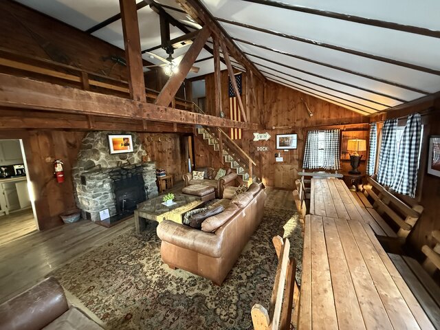 Image 3 for Lodge Lakehouse