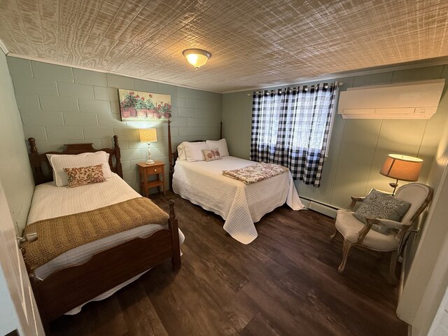 Image 10 for Suite #3