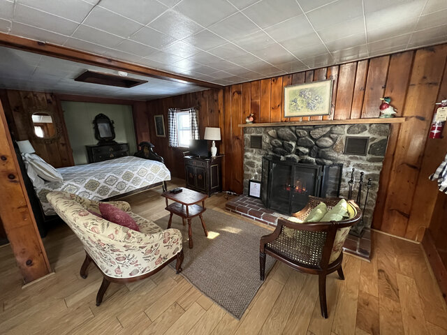 Image 2 for Cabin # 6