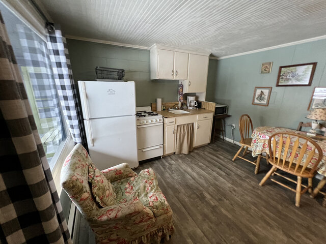 Image 3 for Suite #6