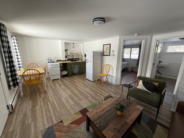 Image 4 for Suite #2