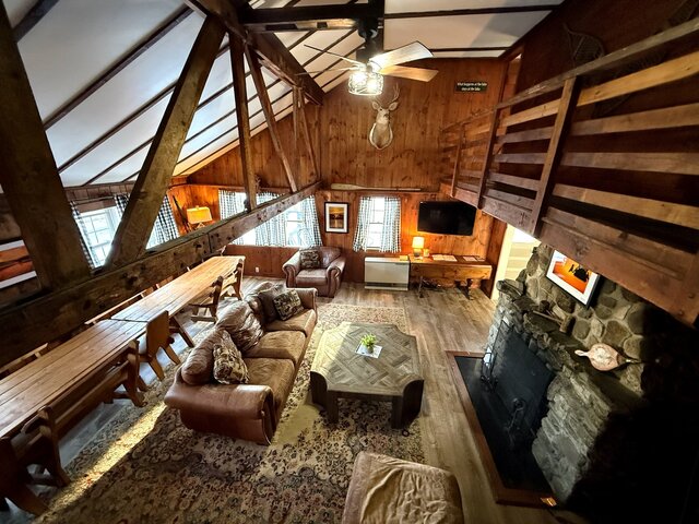 Image 9 for Lodge Lakehouse