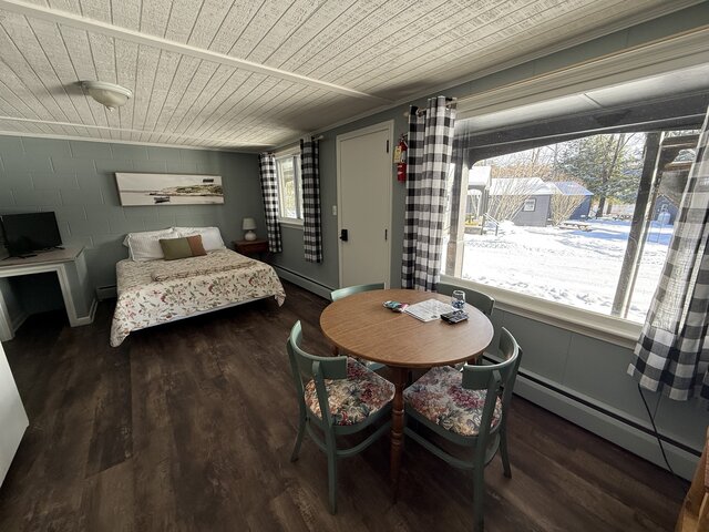 Image 9 for Suite #3