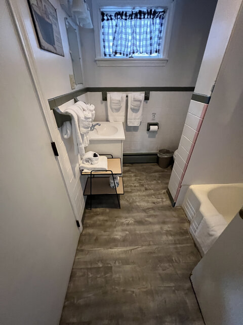 Image 7 for Suite #6