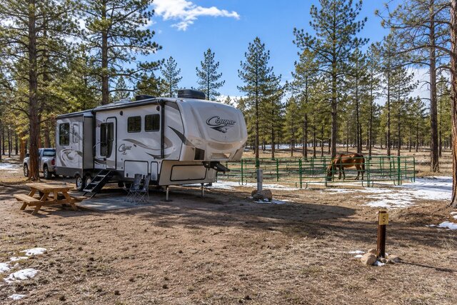 Image 5 for #6  RV or Horse site -  detached 56" rig