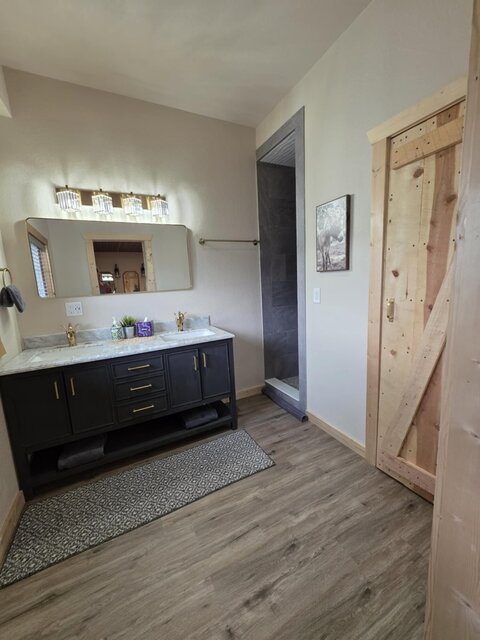 Image 4 for B Cabin Room in Natures Haven