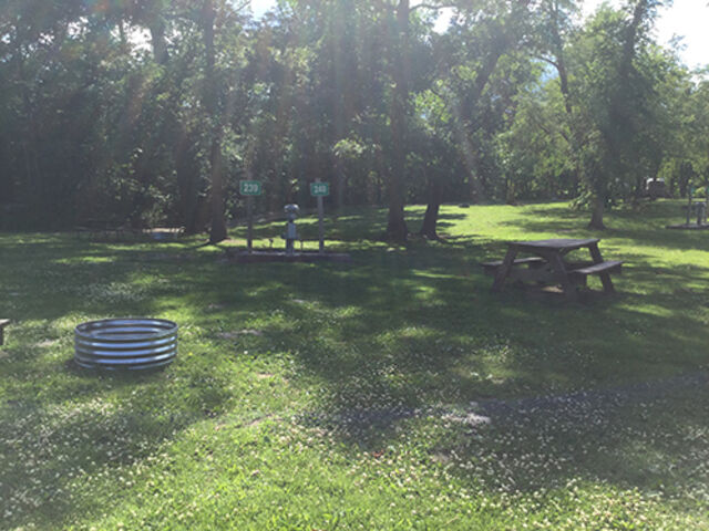 Image 2 for 240) Highlands Water/Electric 240