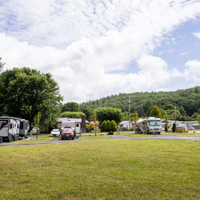 Image 3 for 055) Full Hookup Interior RV Site