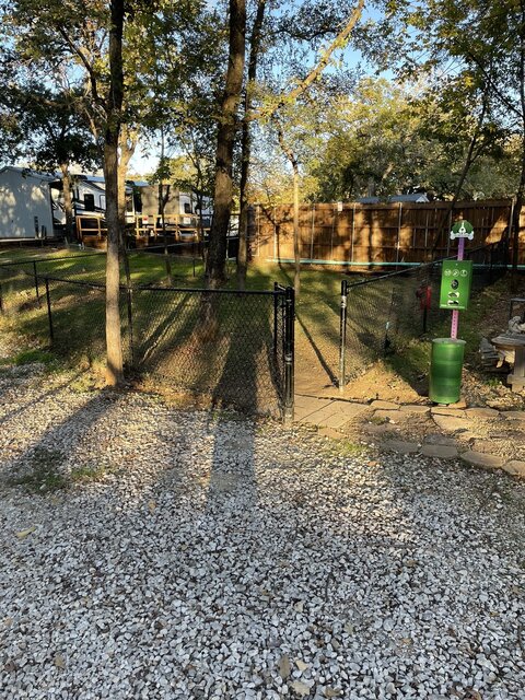 Image 18 for RV906) Back Area Daily or Weekly