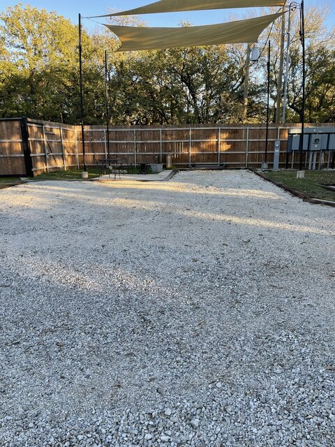 Image 1 for RV904) Back Area Daily or Weekly