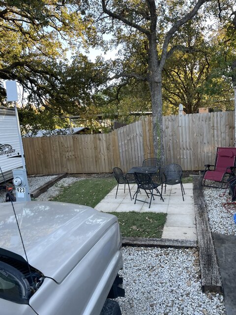 Image 1 for RV922) Back Area Daily or Weekly