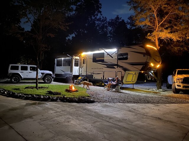 Image 25 for RV922) Back Area Daily or Weekly