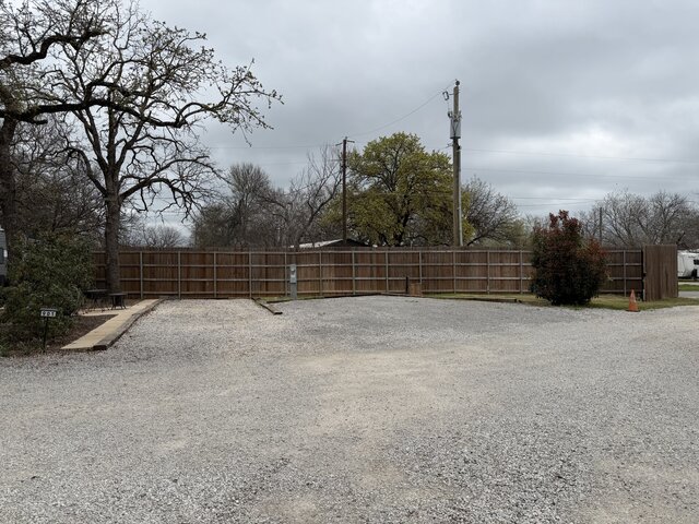 Image 1 for RV901) Back Area Daily or Weekly