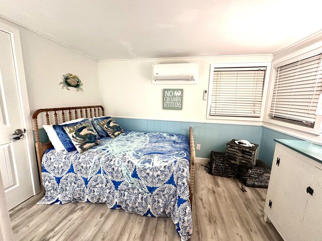 Image 19 for Cabin by the Sea with Pontoon Boat
