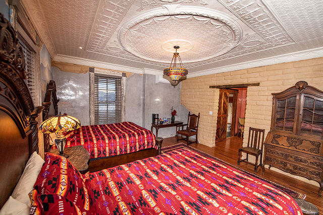 Image 2 for Mr. Perry's Suite