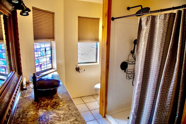 Image 5 for Valentine Suite