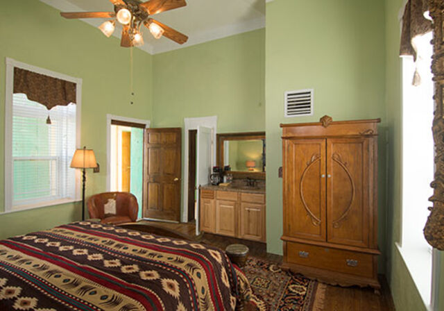 Image 2 for Western Wing Downstairs