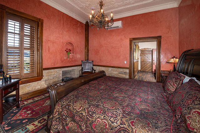 Image 2 for Elsenhans Suite