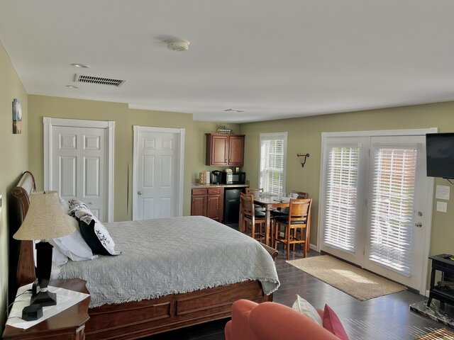 Image 5 for The Meyer Suite