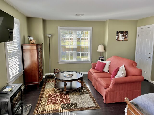 Image 2 for The Meyer Suite