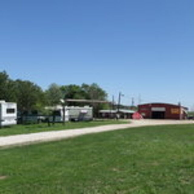 Image 1 for C) Front row Pull Thru Rv Site
