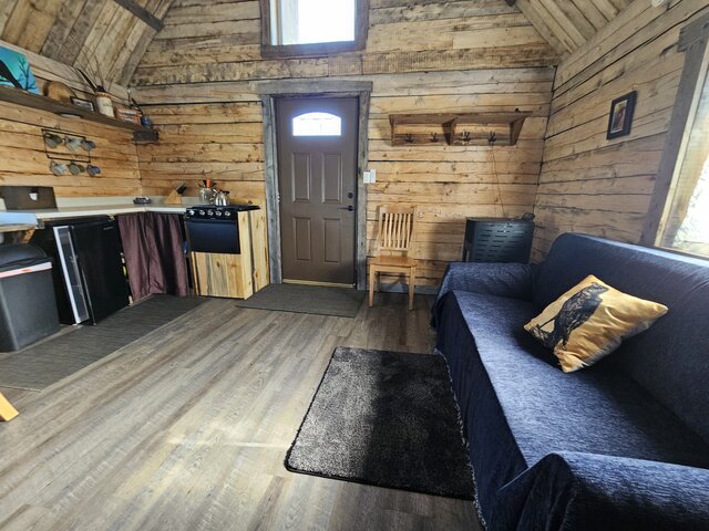 Image 10 for Raven Cabin