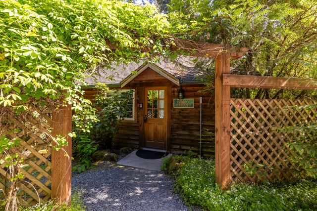 Image 2 for Art Studio Cabin